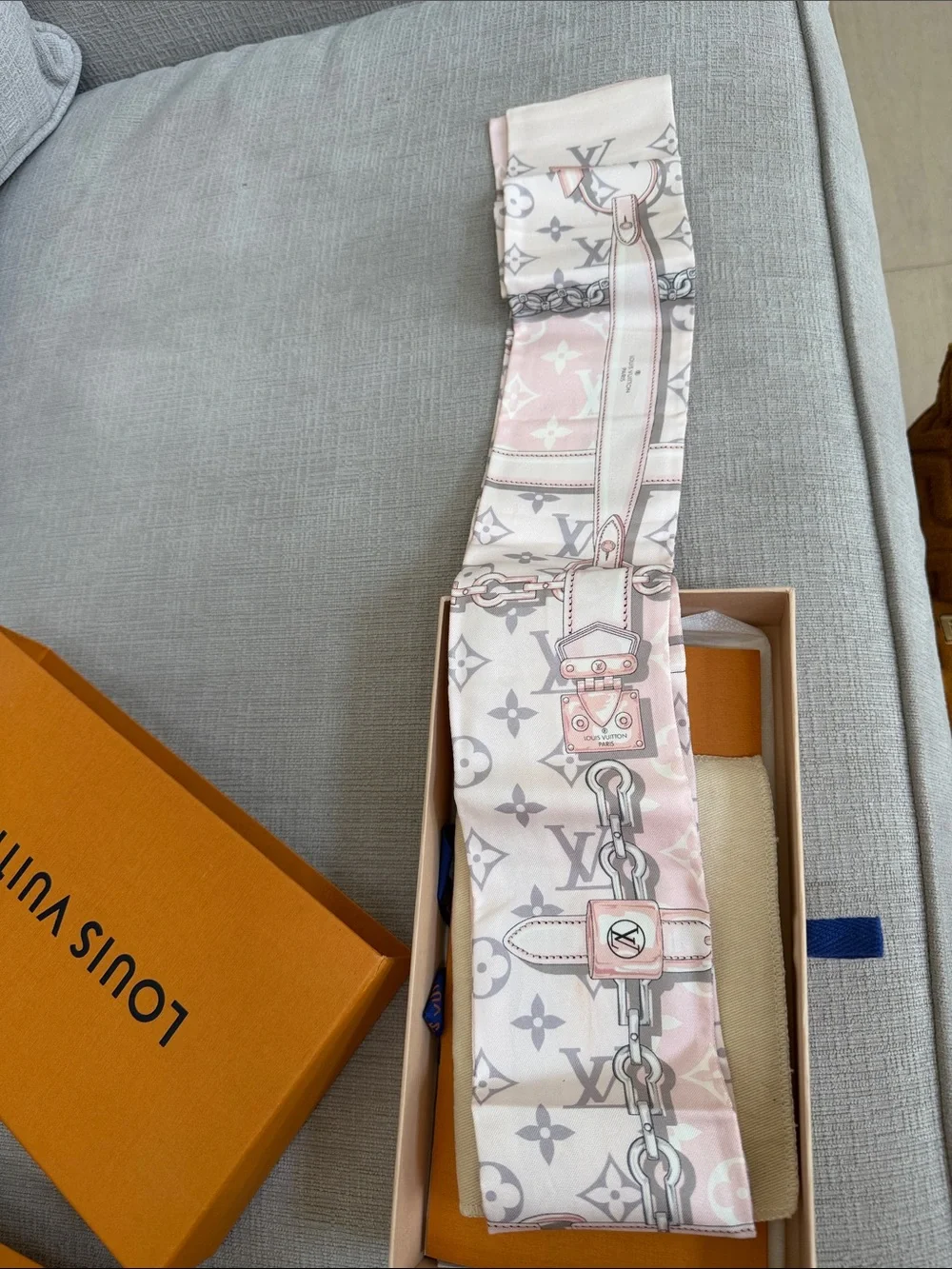LOUIS VUITTON Silk Monogram Confidential Bandeau Light Pink